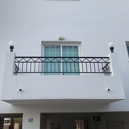 Kika Court 2 Apartamento Paralimni Exterior foto