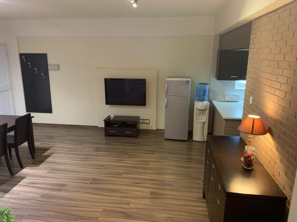 Kika Court 2 Apartamento Paralimni Exterior foto