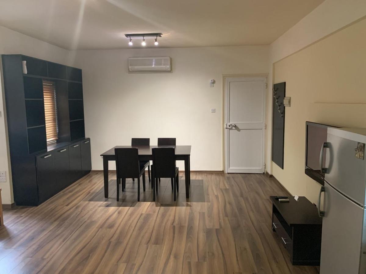 Kika Court 2 Apartamento Paralimni Exterior foto