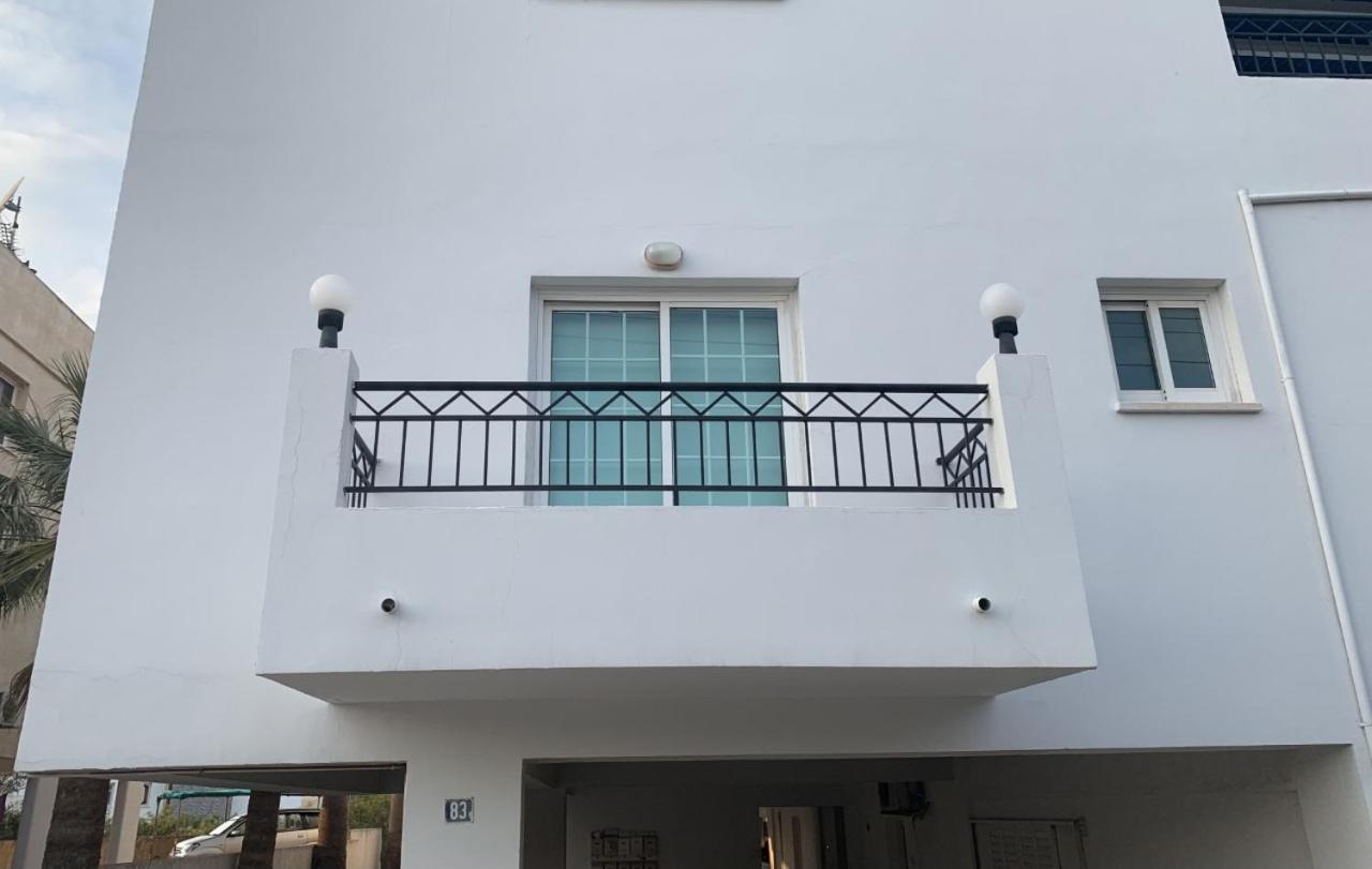 Kika Court 2 Apartamento Paralimni Exterior foto