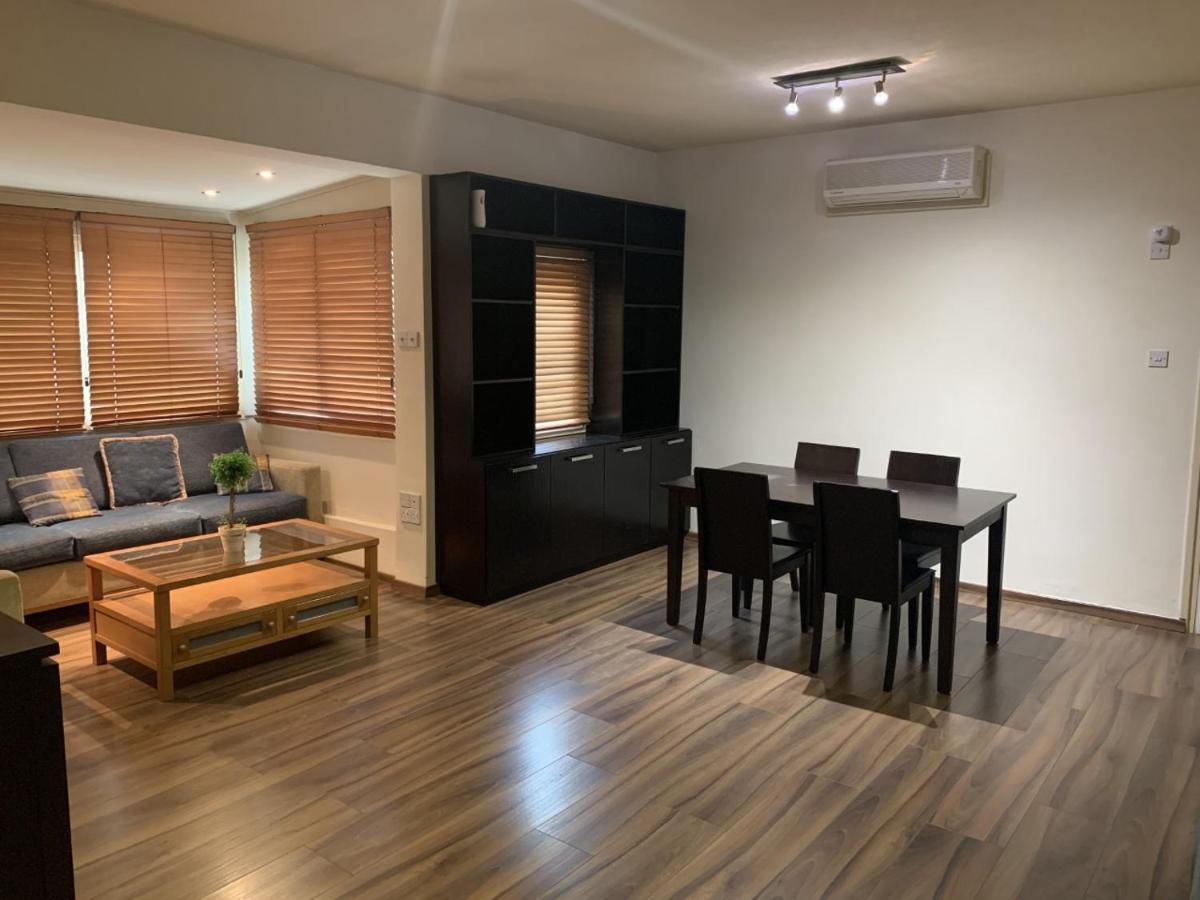 Kika Court 2 Apartamento Paralimni Exterior foto